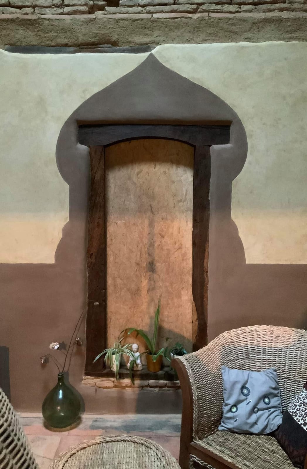 Photo de l'atelier « Enduits terre (2/2) : tes finitions, du brut au miroir » (7 sur 11)