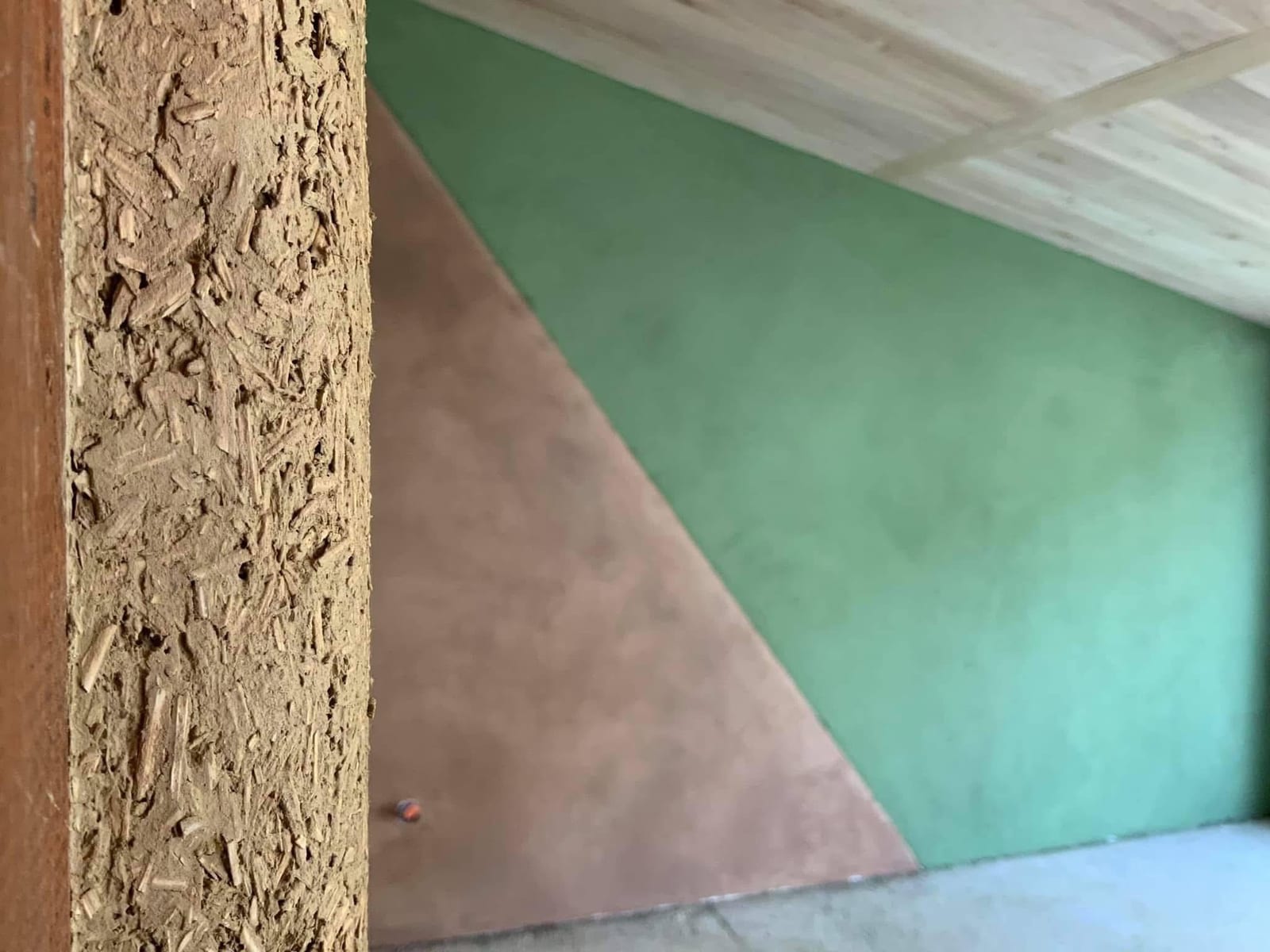 Photo de l'atelier « Enduits terre (2/2) : tes finitions, du brut au miroir » (5 sur 11)